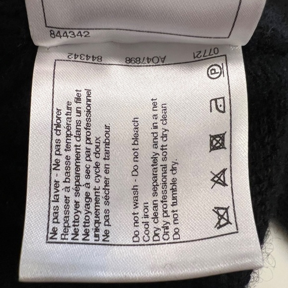 Chanel 2020 Cashmere Sweater - Picture 8 of 10